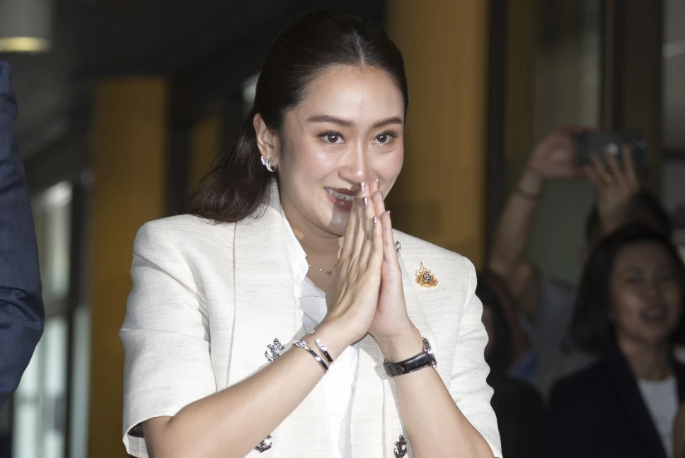 Tailandia elige primera ministra a Paetongtarn Shinawatra, de una polémica saga política