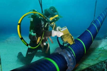 Cables submarinos: el frágil pilar que mantiene conectado al mundo