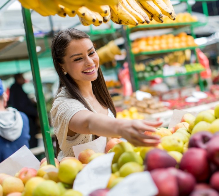 Jóvenes y plataformas digitales impulsan el futuro de la compra de frutas y verduras frescas